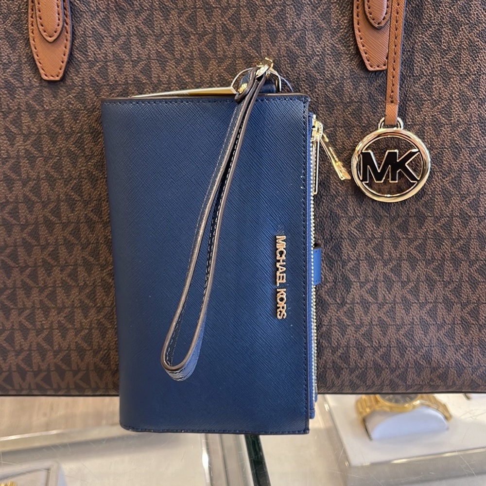 MICHAEL KORS LARGE DOUBLE ZIP WRISTLET WALLET PHONE CASE 
Navy 
NWT